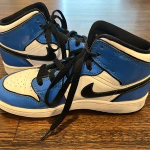 Nike Air Jordan 1 Mid Signal Blue Youth 4